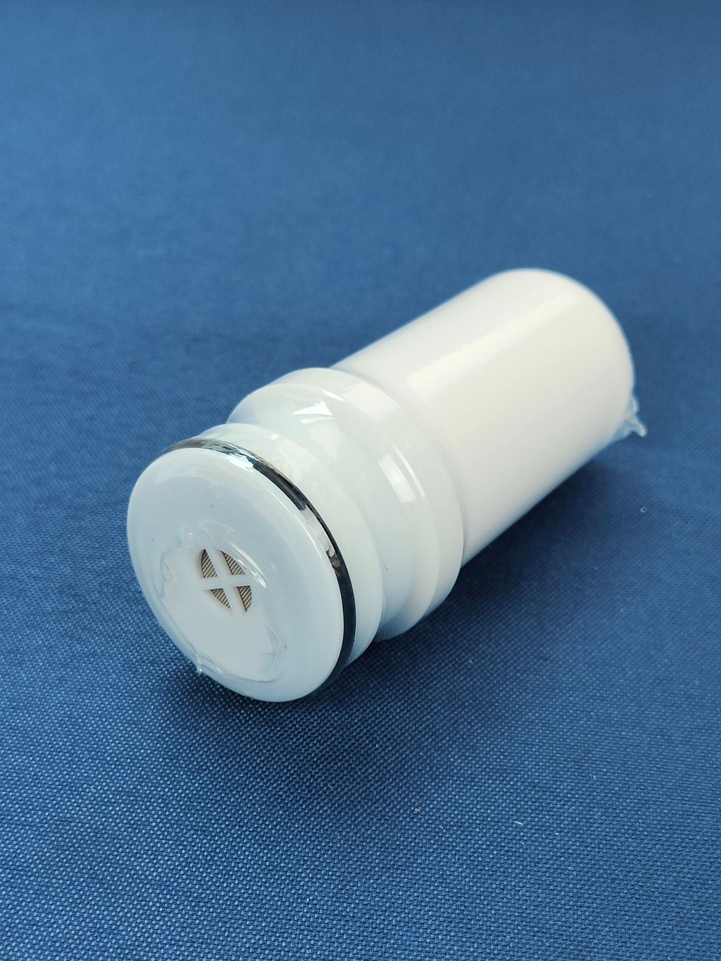 Pre-filter for kitchen faucet with anti-splash water function, made of ceramic activated carbon, for direct drinking water purification.