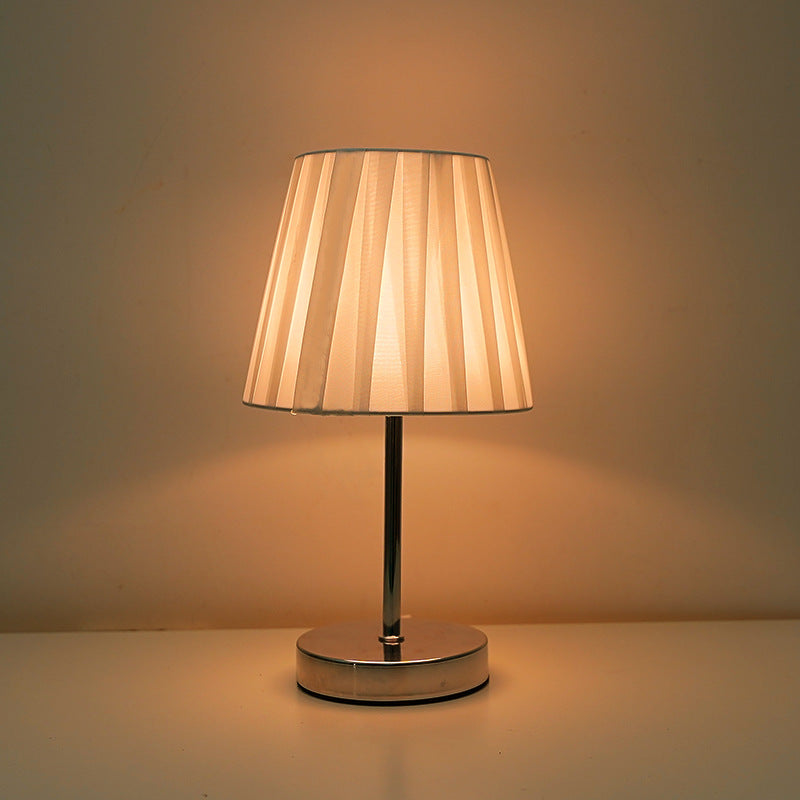 Solid wood fabric usb small table lamp, bedroom bedside lamp, study, residential dormitory led night light, creative ambient light decoration